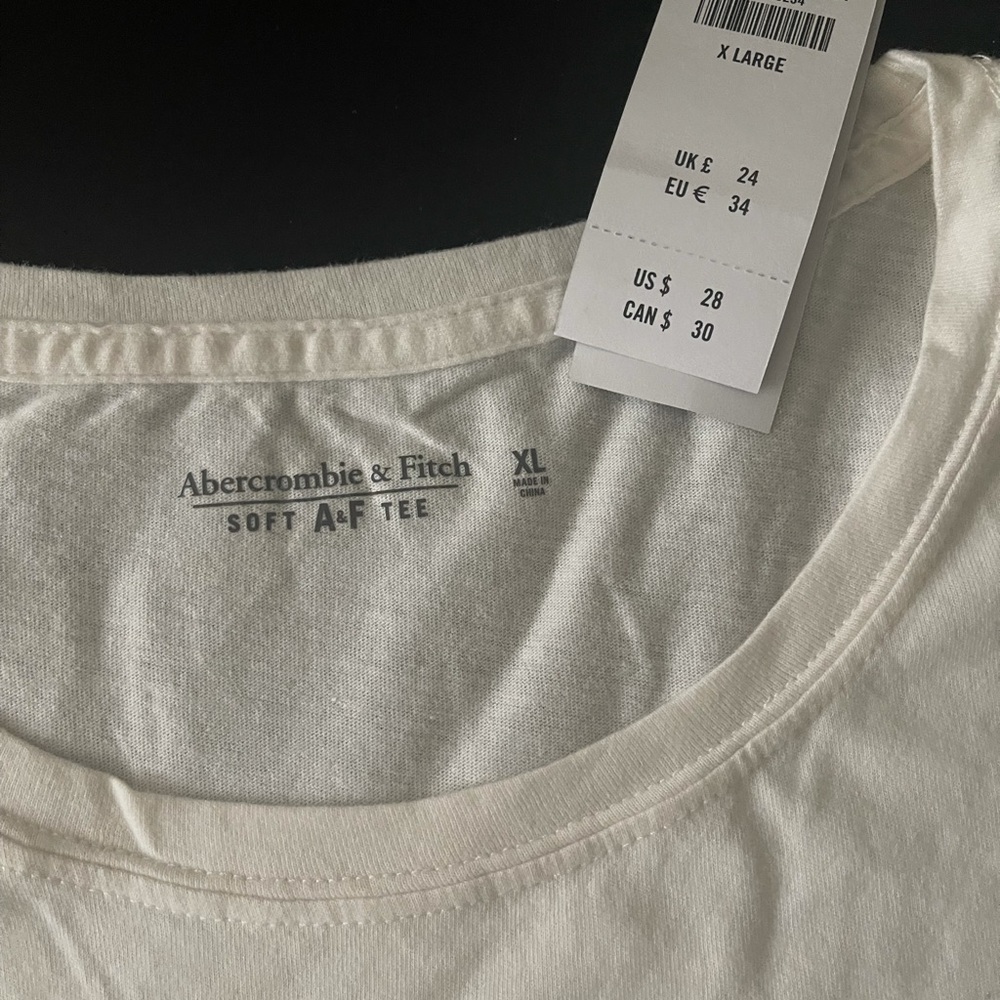 A&F tee. - Picture 2 of 4